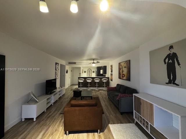 Building Photo - 400 Leslie Dr