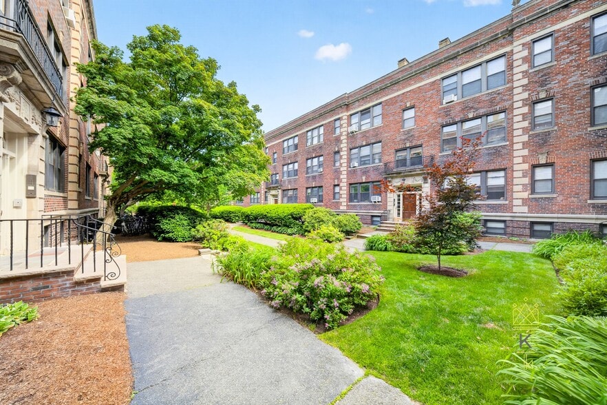 Building Photo - 34 A Park St