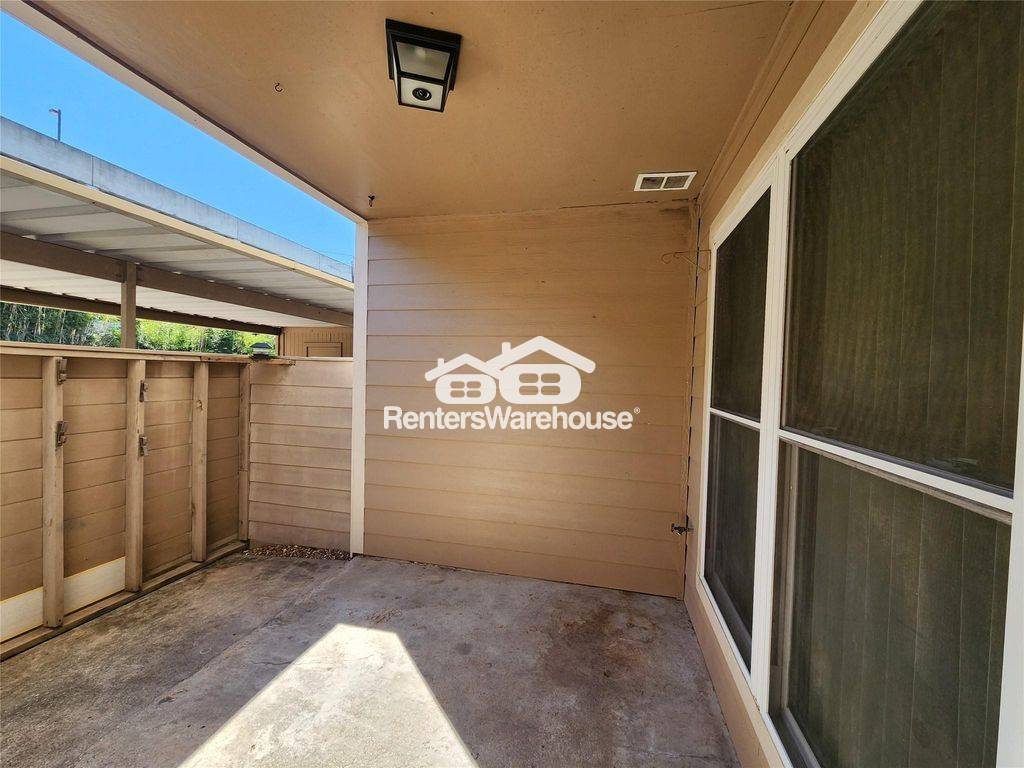 Building Photo - 17742 Kings Park Ln