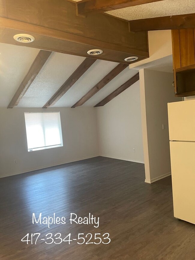 Building Photo - 2 bed / 1 bath apartment in Kirbyville