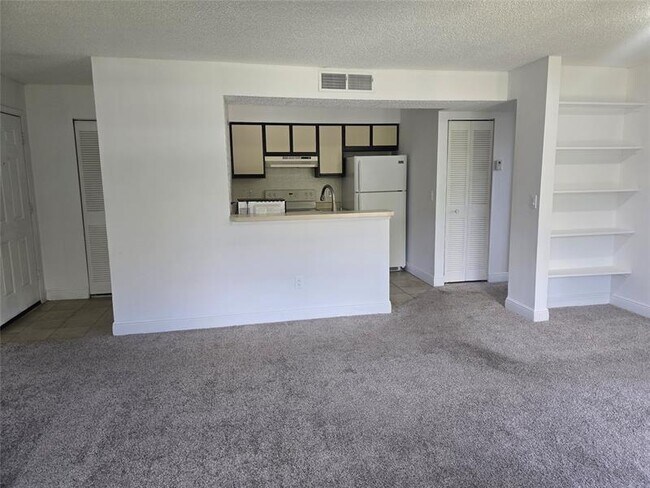 Building Photo - 1267 SW 46th Ave