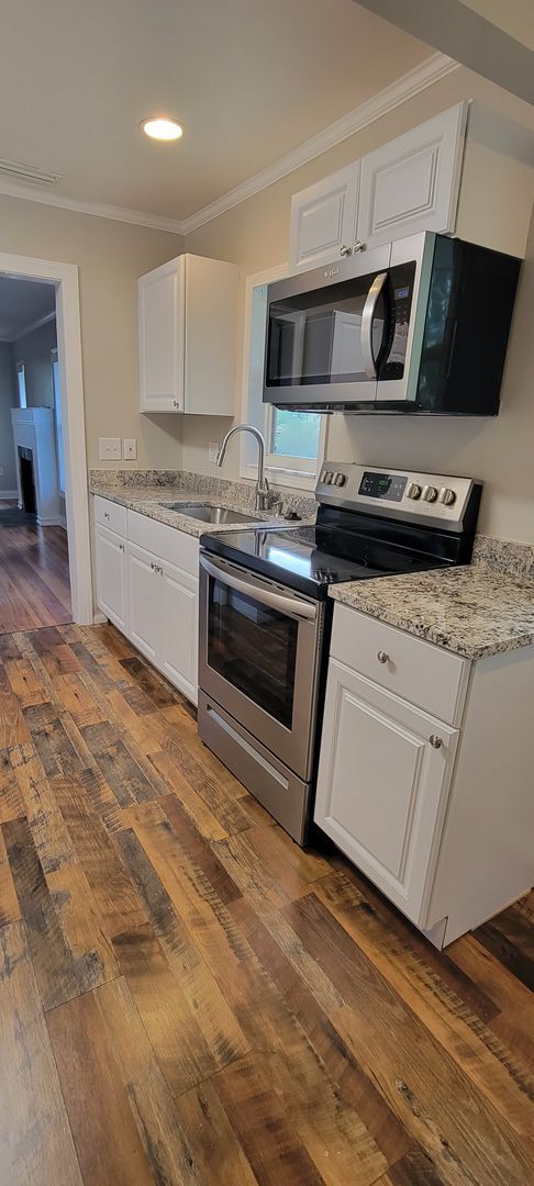 Building Photo - 2 BEDROOM 2 BATH HOME -ST. PETERSBURG - MO...