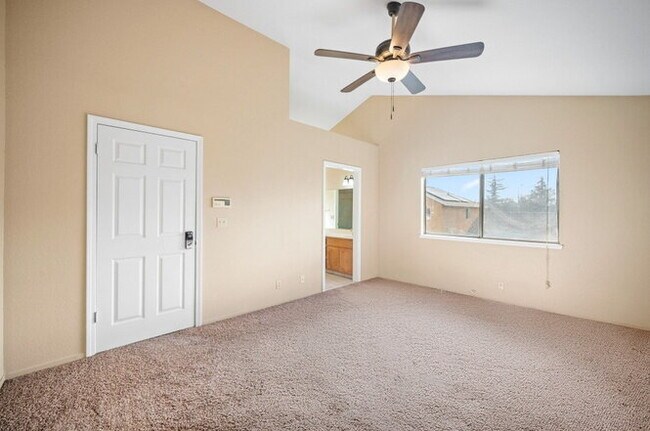 Building Photo - 516 Carrigane Way