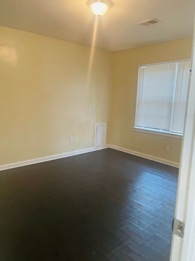 Building Photo - Coming soon