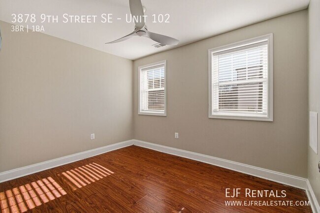 Building Photo - 3878 9th St SE