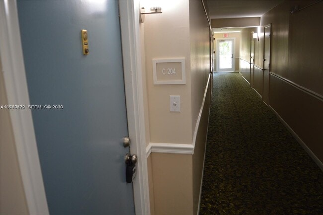 Building Photo - 9 NE 19th Ct