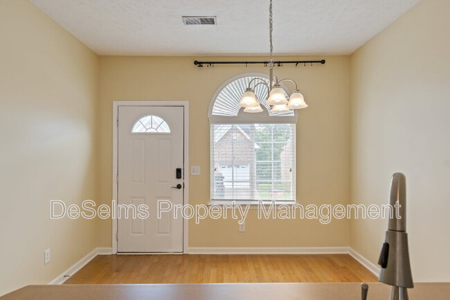 Building Photo - 612 Spence Enclave Way