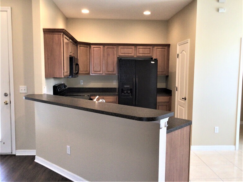 Building Photo - 4004 Knight Ave