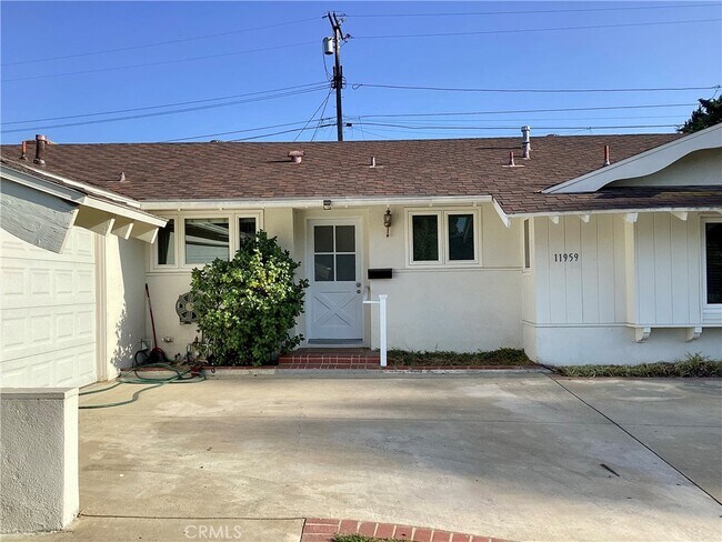 Building Photo - 11959 Salem Dr