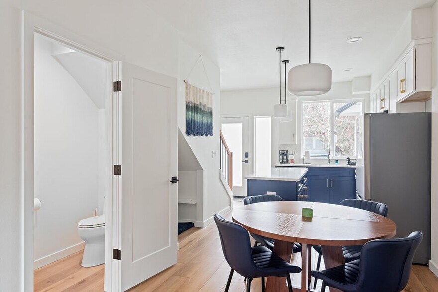 Building Photo - 5205 SE Boise St