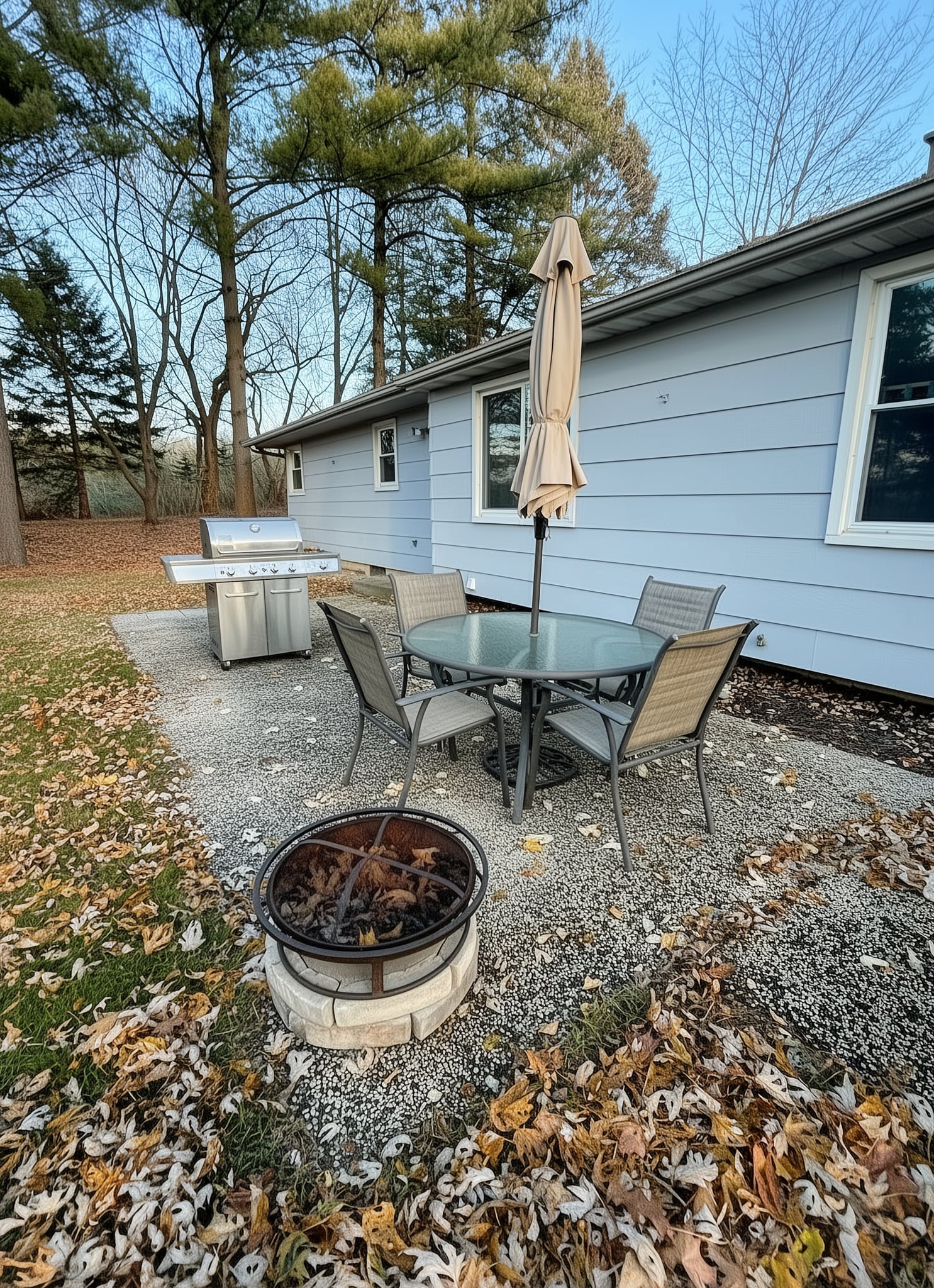 Large backyard patio - 485 Hillcrest Rd