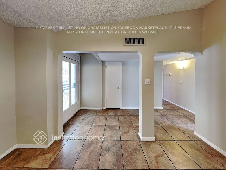 Building Photo - 18021 N 40th Pl