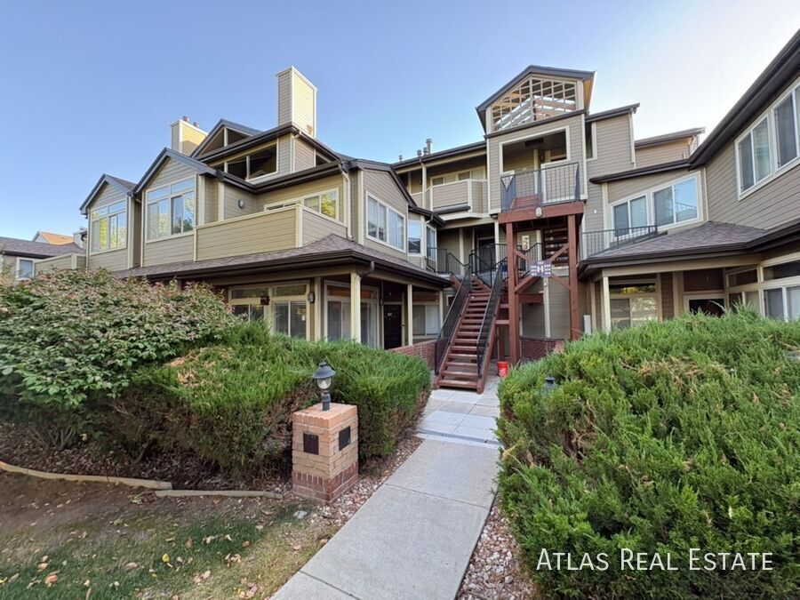Building Photo - 6001 S Yosemite St