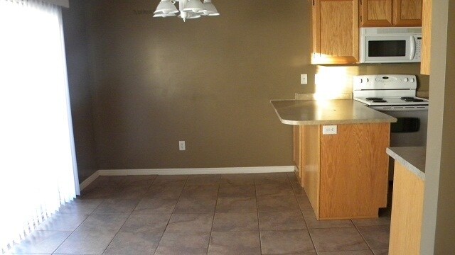 Building Photo - 149 Savannah Ln