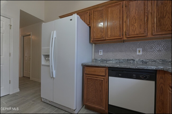 Building Photo - 129 Torrey Pines Dr