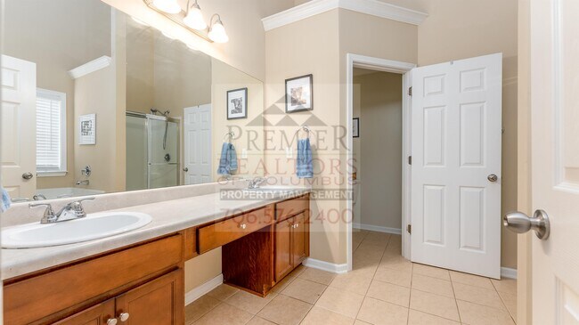 Building Photo - 22 Oakwood Dr