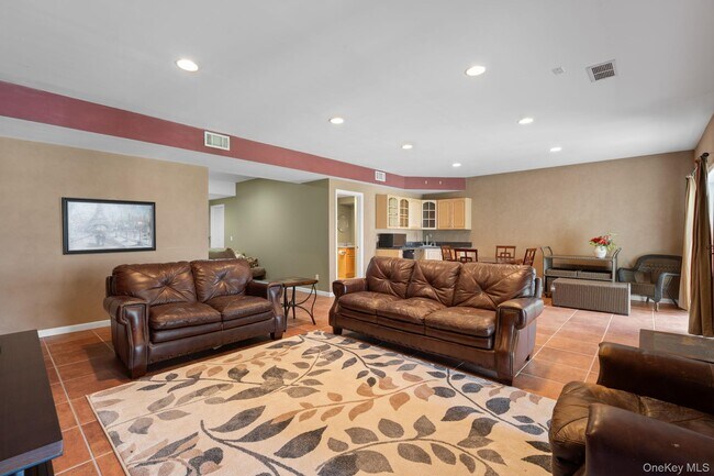 Building Photo - 1 Pinehurst Cir