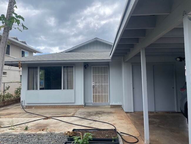 Building Photo - 3 Bedroom / 2 Bath House in Ewa Beach