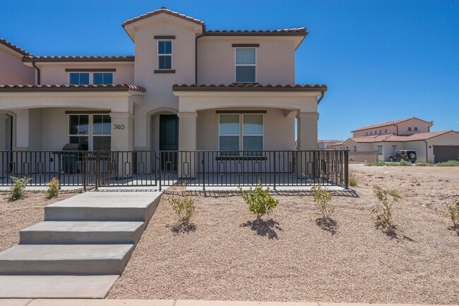 Building Photo - Well Maintained, 3 Bedroom and 2.5 Bathroo...
