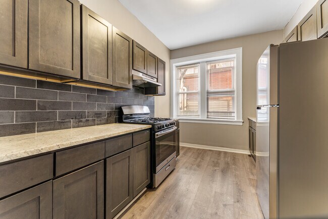 Building Photo - 12-14 Canfield St-5