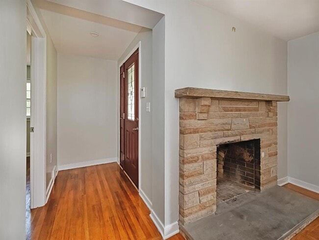 Building Photo - 2977 Chautauqua Dr