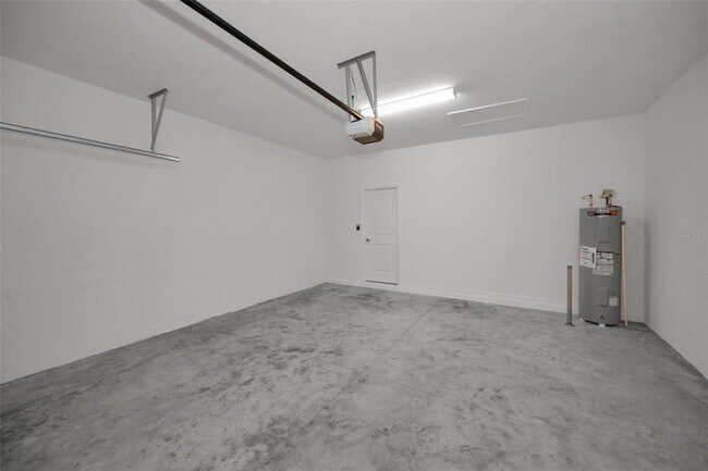 Building Photo - 18200 Pleasantview Blvd