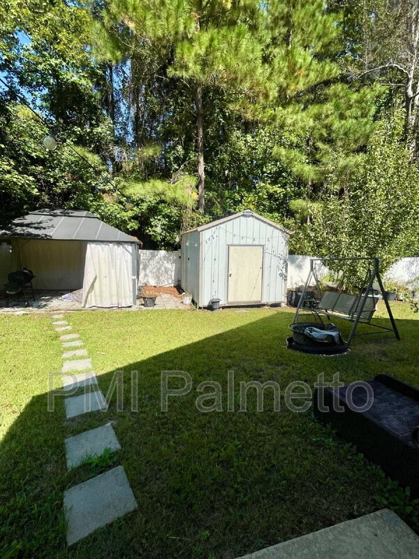 Building Photo - 221 Whixley Ln