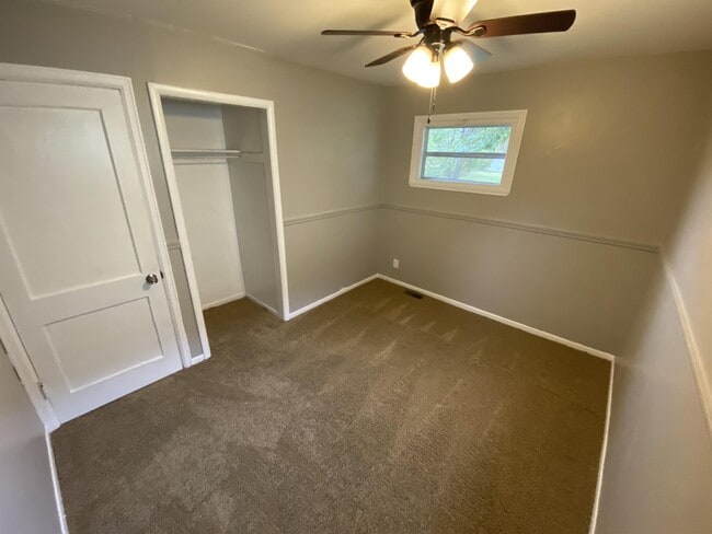 Building Photo - 669 Whittinghill Ave