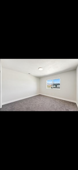 Building Photo - 3919 E Razor Dr