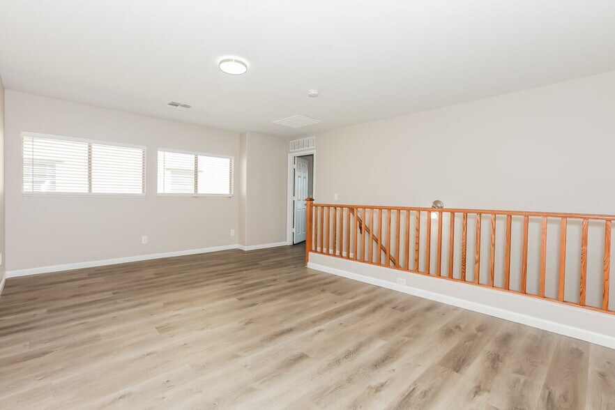 Building Photo - 8461 E Lindner Ave