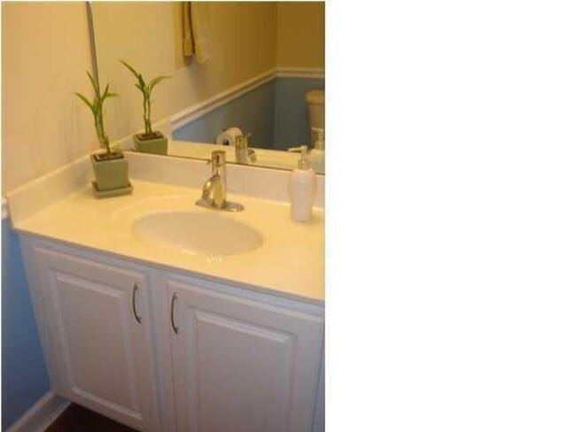 Building Photo - 965 Scenic Oak Ln