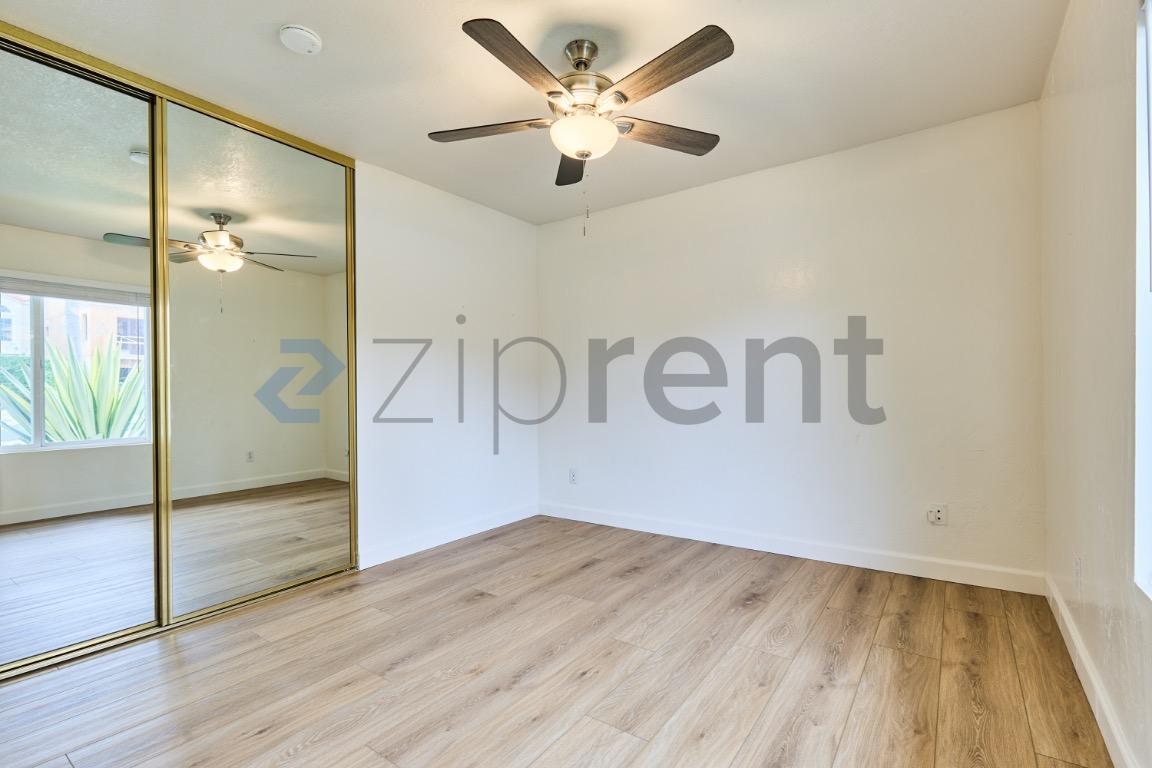 Building Photo - 405 20th St