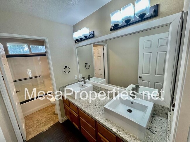 Building Photo - 15471 American Way