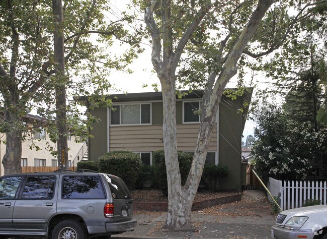 Building Photo - 752 S 9th St