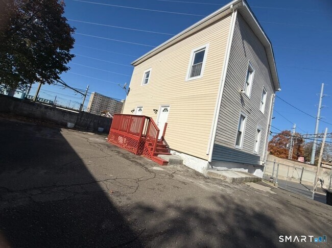 Building Photo - 26 Clarence St