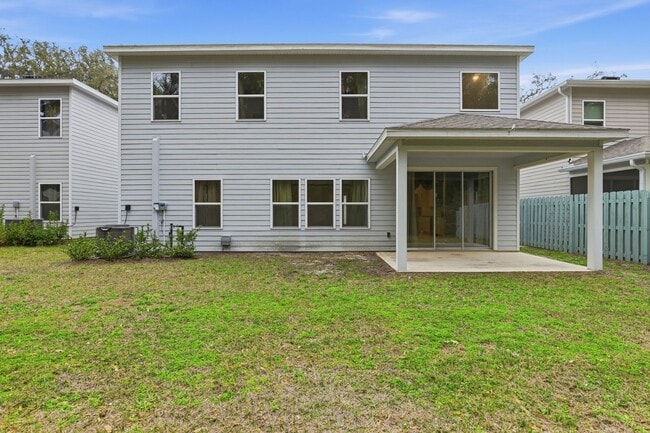 Building Photo - Finley Woods 4 bedroom 3 bath.