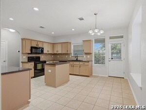 Building Photo - 810 Campion Red