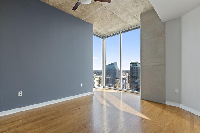 Building Photo - 360 Nueces St
