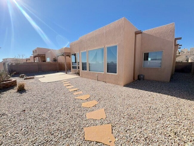Building Photo - Immaculate 3 bedroom in Rio Rancho! Stunni...