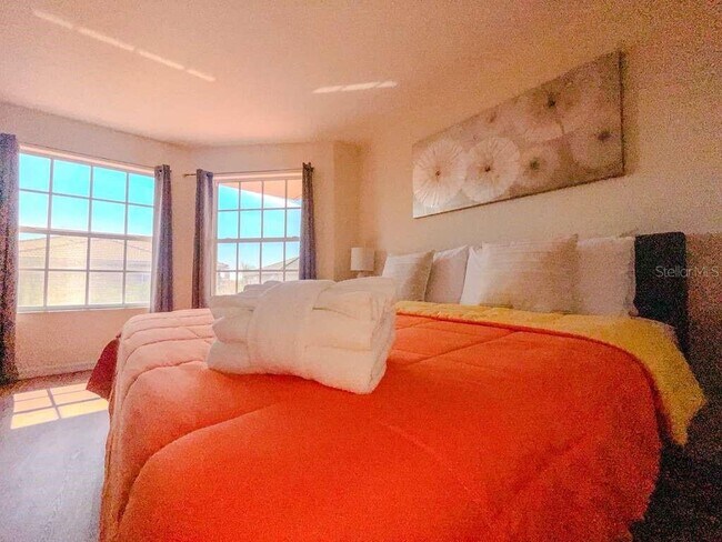 Building Photo - 241 Vista Loop