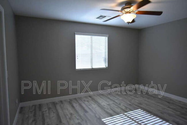 Building Photo - 275 W Santa Gertrudis Trail