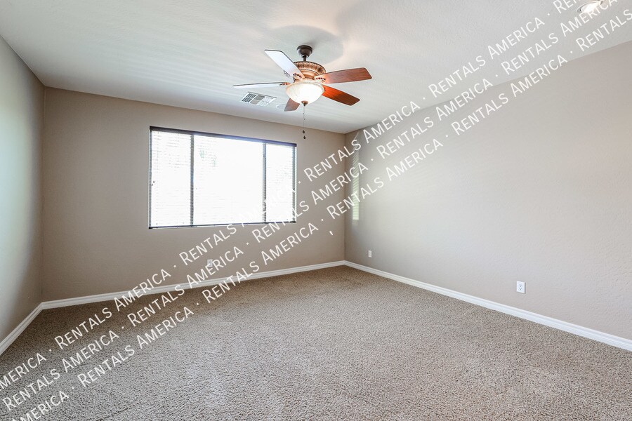 Building Photo - 613 W San Carlos Way