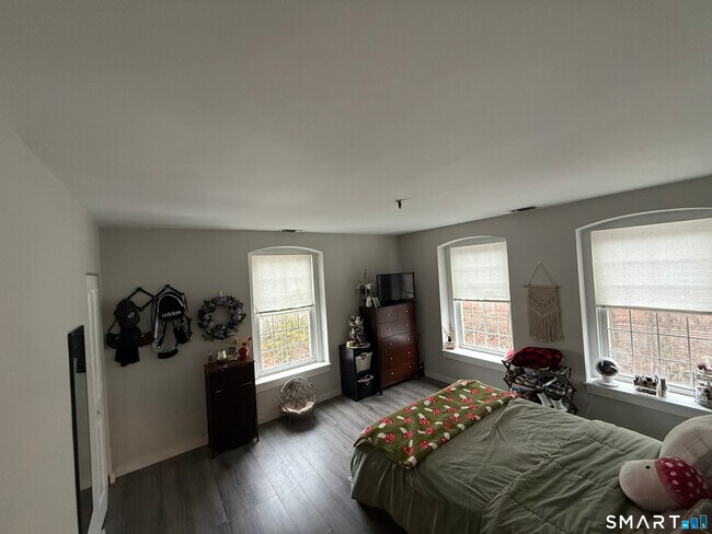 Building Photo - 55 Oil Mill Rd