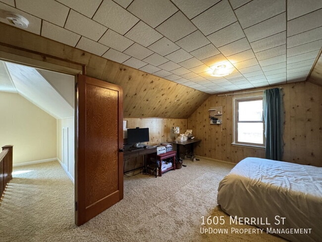 Building Photo - 1605 Merrill St