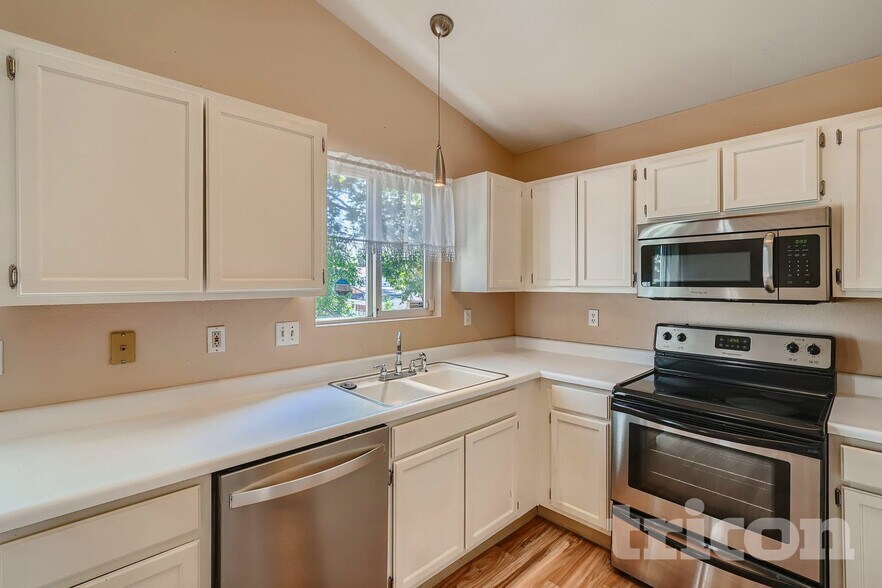 Building Photo - 4650 Dooley Way