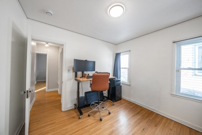 Building Photo - 4249 18th Ave S