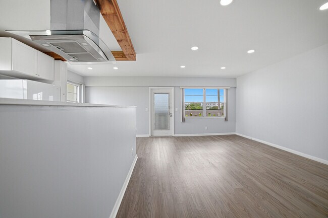 Building Photo - 32 Fanshaw A