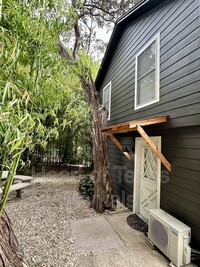 Building Photo - 411 Baker