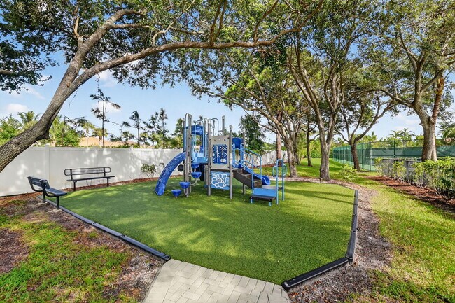 Building Photo - 7303 Estero Dr
