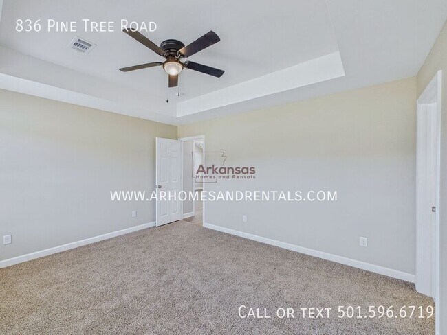 Building Photo - 836 Pine Tree Rd